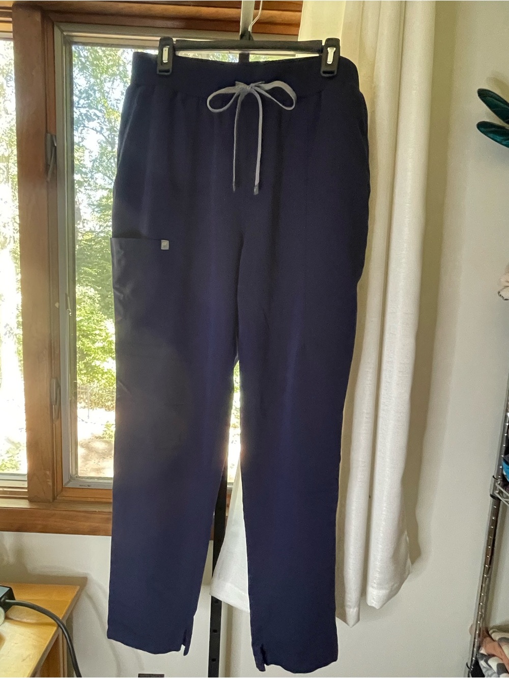 Fabletics ion straight leg scrub pants